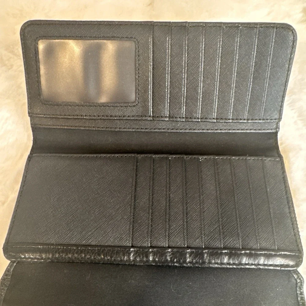 Fossil Black Pebbled Leather long Trifold Wallet For Women With Gold Hardware
